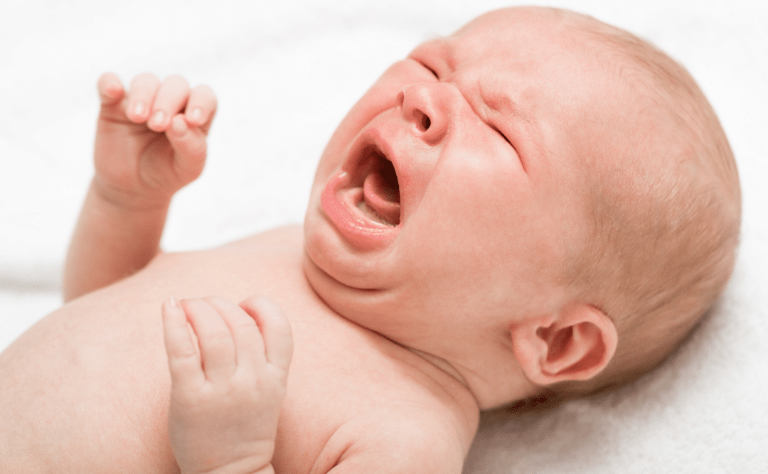 Syndrome du bébé grognon : Causes, symptômes et traitement