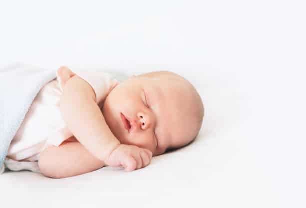 6 conseils pour que votre nouveau-né dorme toute la nuit