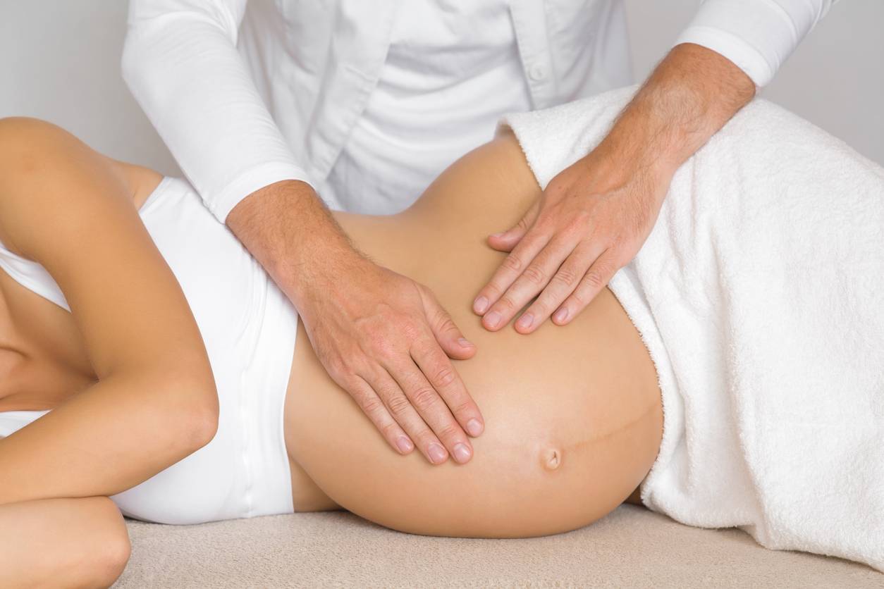 séance de massage institut de beauté pour femme enceinte 