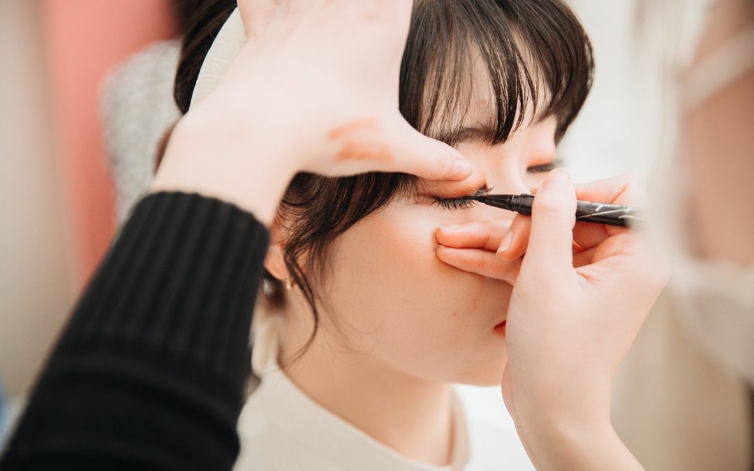 Mettre de l’eye-liner : Les étapes