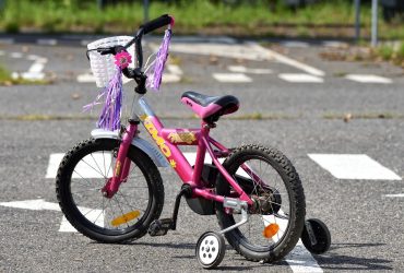 Vélo pour enfant : à quel âge enlever les petites roues ?