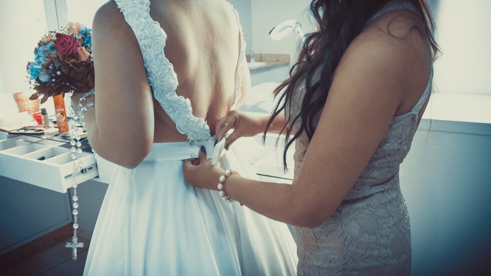 Comment choisir une robe de mère de la mariée