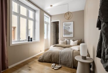 Organiser un dressing familial : les astuces pour gagner de l’espace